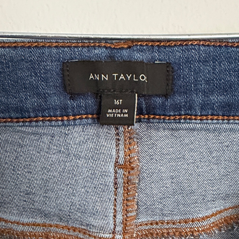 Ann Taylor Dark Indigo Skinny Jeans Denim Size 16 T - Picture 2 of 3